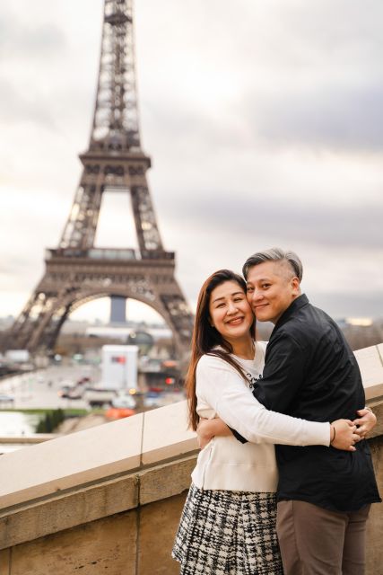 Paris: Eiffel Tower Premium Photoshoot - Who should book this experience