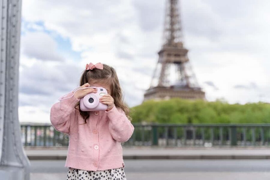 Paris: Eiffel Tower Premium Photoshoot - Adding the Louvre, Arc de Triomphe, or more