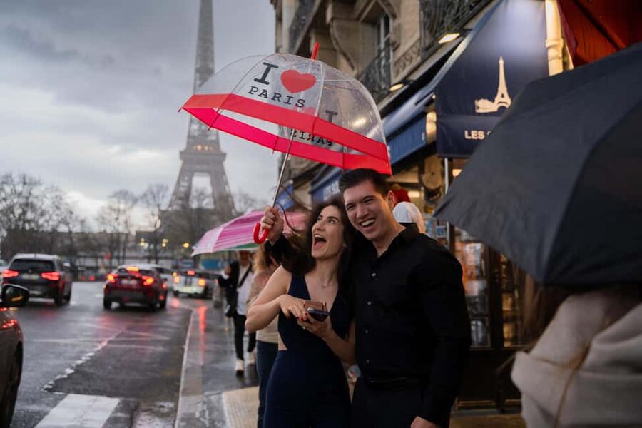 Paris: Eiffel Tower Premium Photoshoot - Posing help for families, couples, and solo portraits