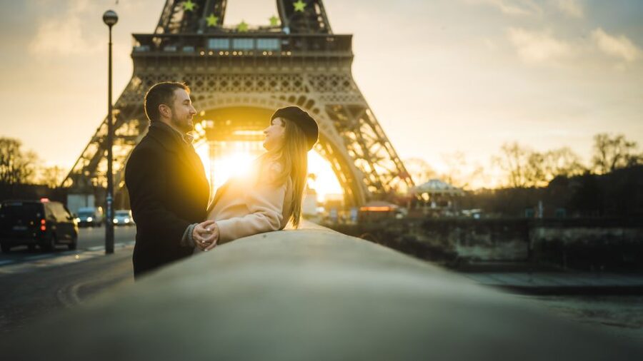 Paris: Premium Film Director Photoshoot & Natural Direction - FAQ