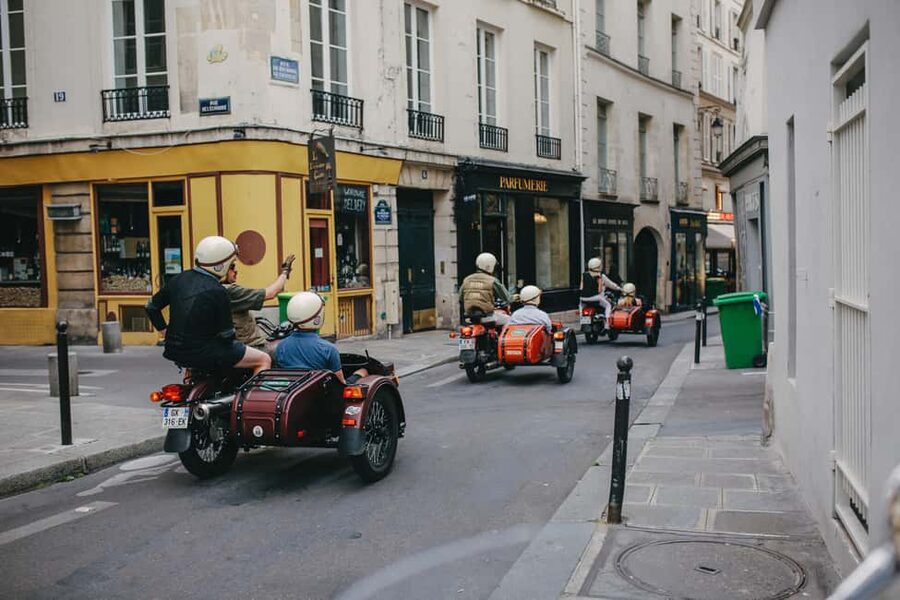 Paris Vintage Sidecar Premium & Private Half-Day Tour - A proper stop at the Eiffel Tower