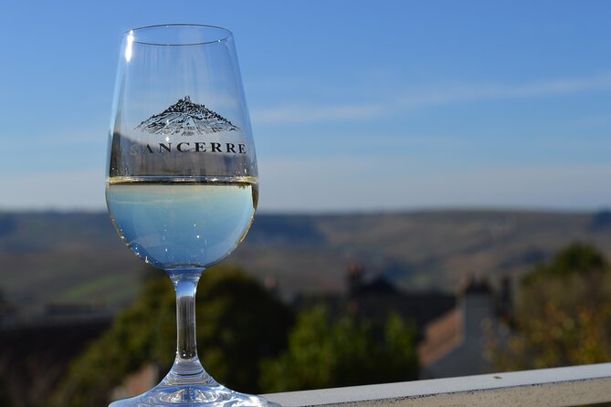 Paris Wine Day Tours exclusive wine tour in the Sancerre area - A three-course French lunch with wine