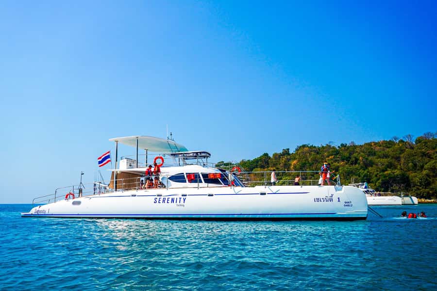 Pattaya: Exclusive 3-Island Catamaran Tour with Buffet Lunch - Koh Rin: the best water stop, with no shore access