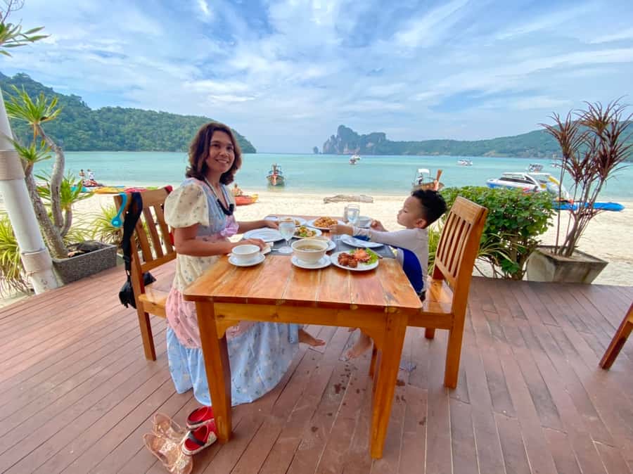 Phuket: Deluxe Phi Phi Tour by Speedboat & Lunch Buffet - Lunch on Phi Phi Don includes a useful break