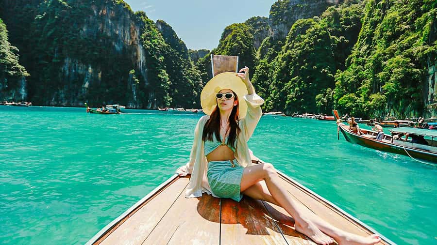 Phuket: Indigo Luxury Yacht to Phi Phi, Maya & Maithon - Boarding the Indigo catamaran