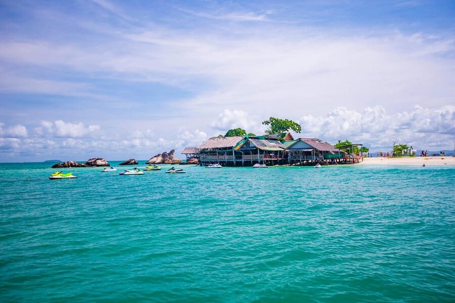 Phuket: Khai Islands Premium Speedboat Half Day Adventure - Snacks, gear, and what the $38 covers