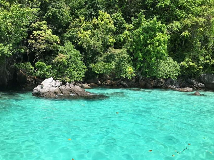 Phuket: KHAI ISLANDS TOUR with LUXURY SPEEDBOAT - Guide service and the human side of the trip