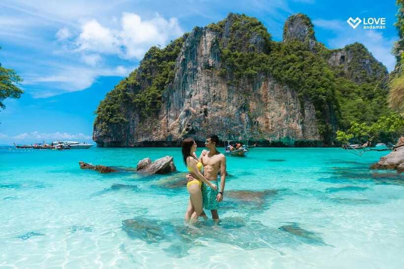 Phuket: Phi Phi Maiton Island Sunset Premium Catamaran Tour - Maya Bay and the limits of a famous beach