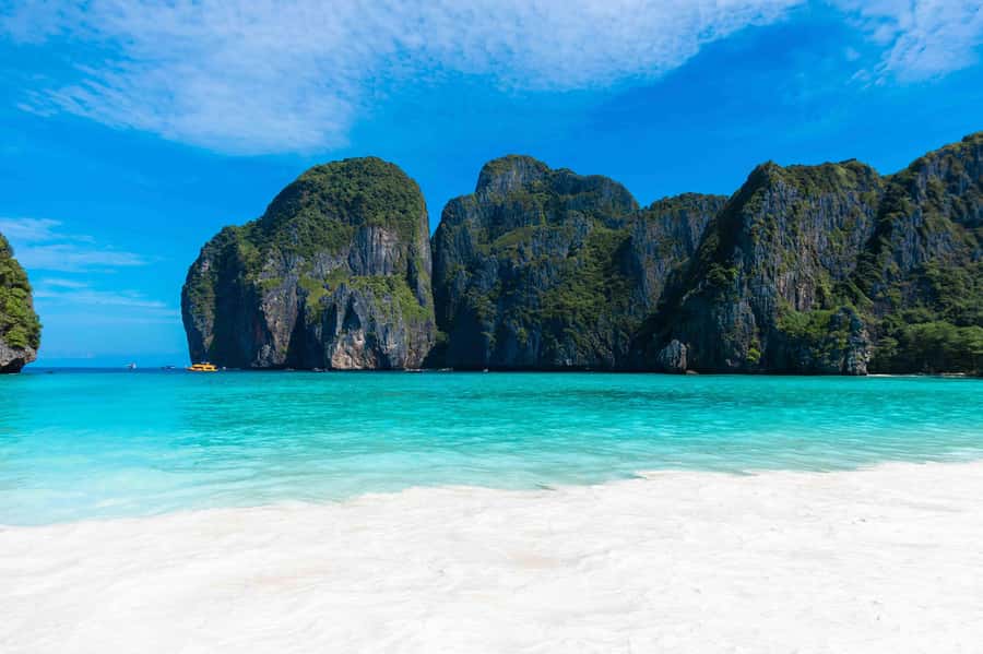 Phuket: Phi Phi, Maya & Bamboo By Premium Speed Catamaran - A big island day from Phuket