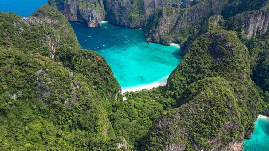 Phuket: Phi Phi, Maya & Bamboo By Premium Speed Catamaran - The early start at Royal Phuket Marina