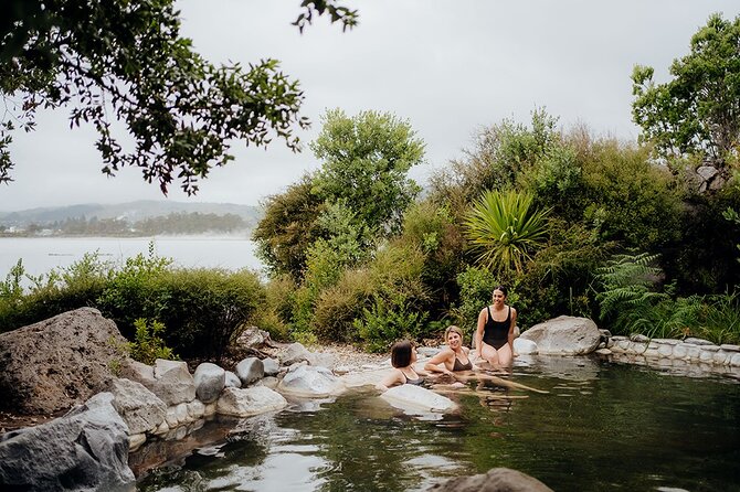 Polynesian Spa Rotorua: Deluxe Lake Spa Hot Spring Bathing - Hot water, cold plunge, and heated recliners