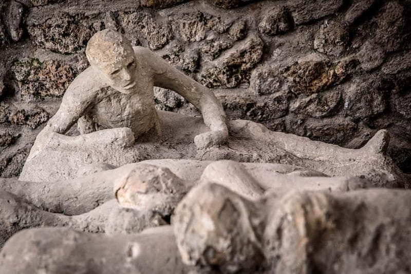Pompeii: Exclusive Tour with Archaeologist and Entry Tickets - The theater district and the end of the walk