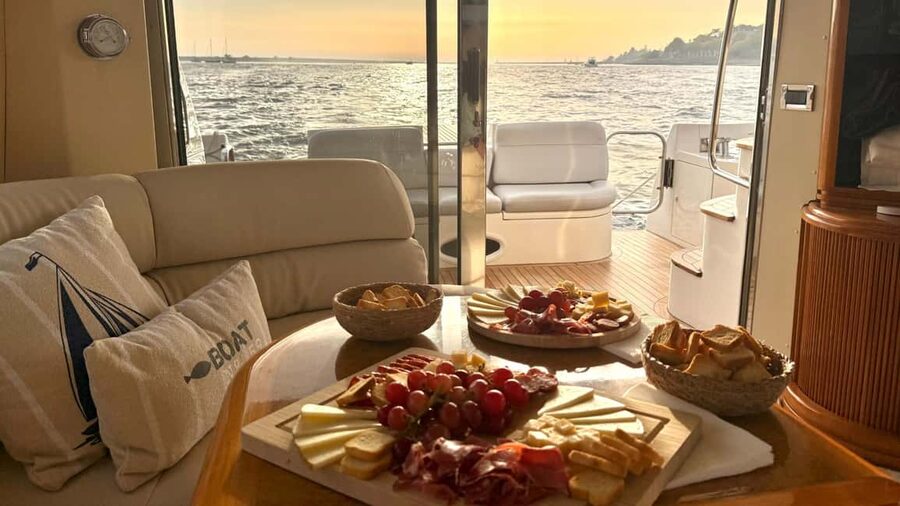 Porto: Luxury 6 Bridges Yacht Cruise with Wine & Snacks - Wine, snacks, and the luxury factor