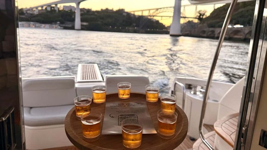 Porto: Luxury 6 Bridges Yacht Cruise with Wine & Snacks - Ponte do Infante and the approach to central Porto