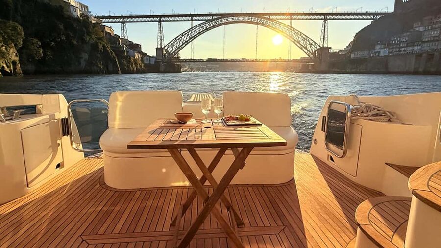 Porto: Luxury 6 Bridges Yacht Cruise with Wine & Snacks - Arrábida Bridge and the open river