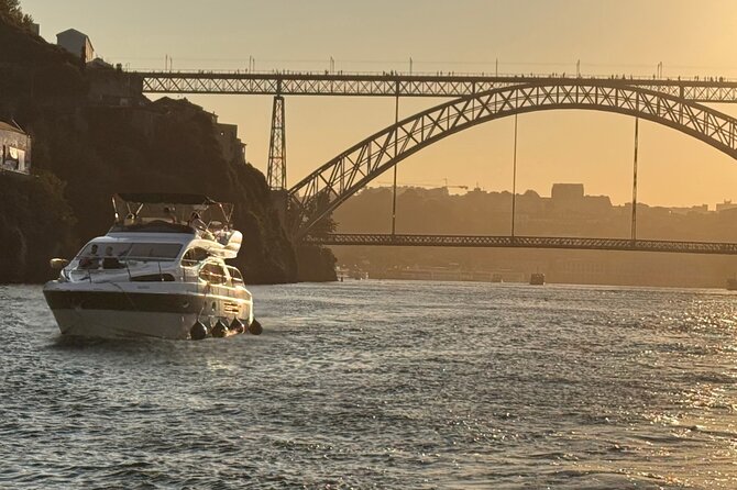 Porto: Luxury Yacht Cruise with Wine Tasting & Snacks - The river mouth and the Atlantic outlook