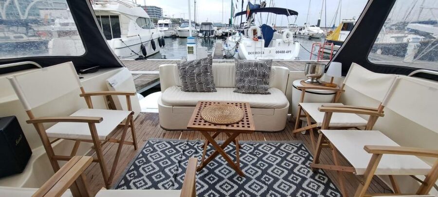 Porto: Luxury Yacht Tour of the 6 Bridges and Douro Estuary - The crew, commentary, and onboard atmosphere