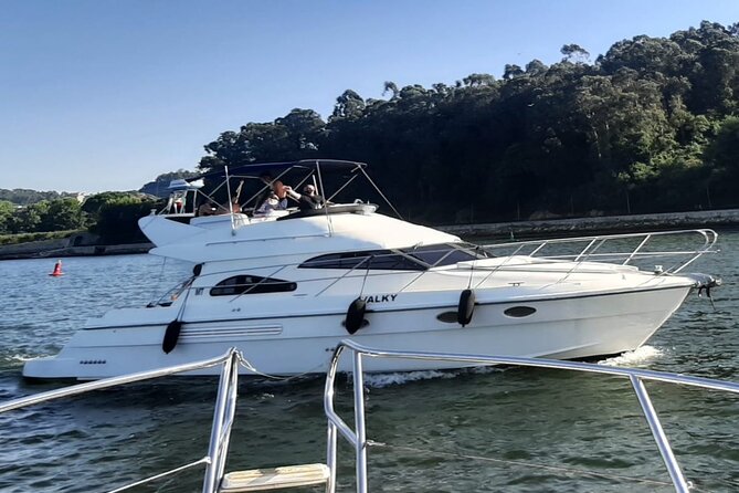 Porto: Luxury Yacht Tour on the Douro River - Sunset or Daytime - From the city to the Douro estuary