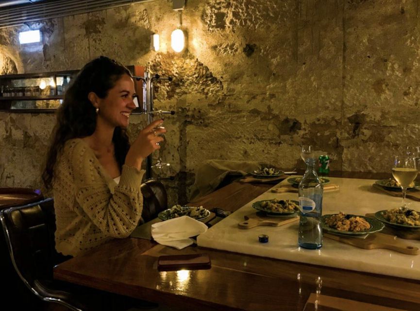 Porto: Premium Portuguese Food Tour and Sightseeing - Booking details that affect your plans