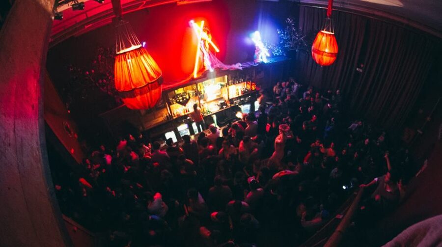 Porto: Pub Crawl with 6 Drinks and VIP Club Entry - Finishing at Porto’s big city-center club