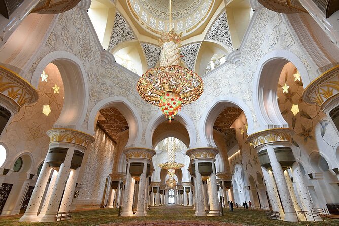 Premium Abu Dhabi Full-day City Tour in A 4x4 Private Vehicle - Lunch, shopping, and the pace of the day