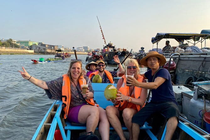 Premium Can Tho Small Canal Tour in Mekong Delta - Seeing village life from the canal