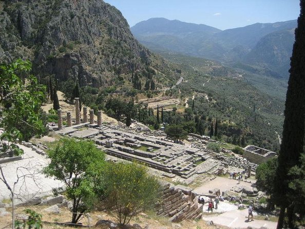 Premium Delphi Day Trip with an Expert Guide, Museum & Lunch - Why Delphi is worth the long road from Athens