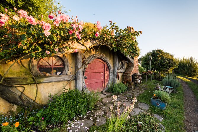 Premium Hobbiton Small Group Day Tour from Auckland - Who should book this day out?