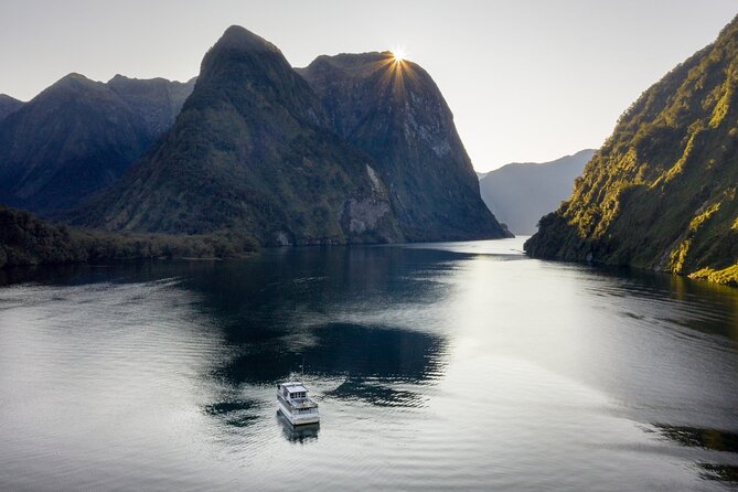 Premium Milford Sound Cruise Including Lunch - Key points to know before you book