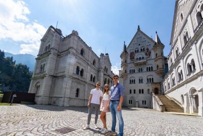 Premium Neuschwanstein Castle and Linderhof VIP Tour from Munich