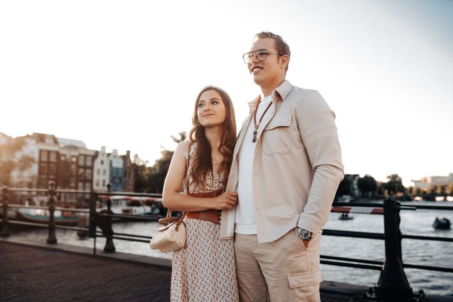 Premium Romantic Photoshoot Experience for Couples - The 9 Straatjes route, stop by stop