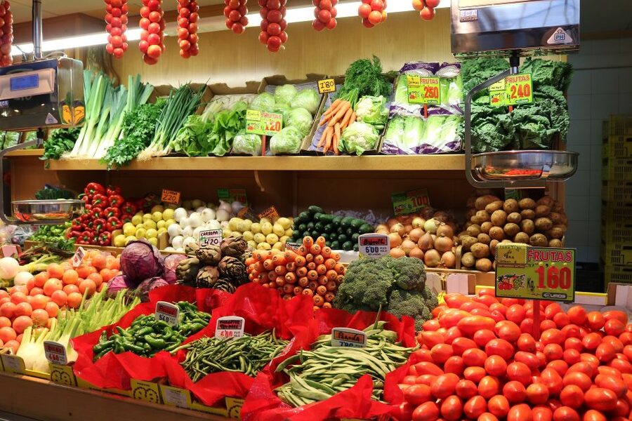 PREMIUM TAPAS TOUR: Paella, Market Tastings, and Winery - The guide makes the difference