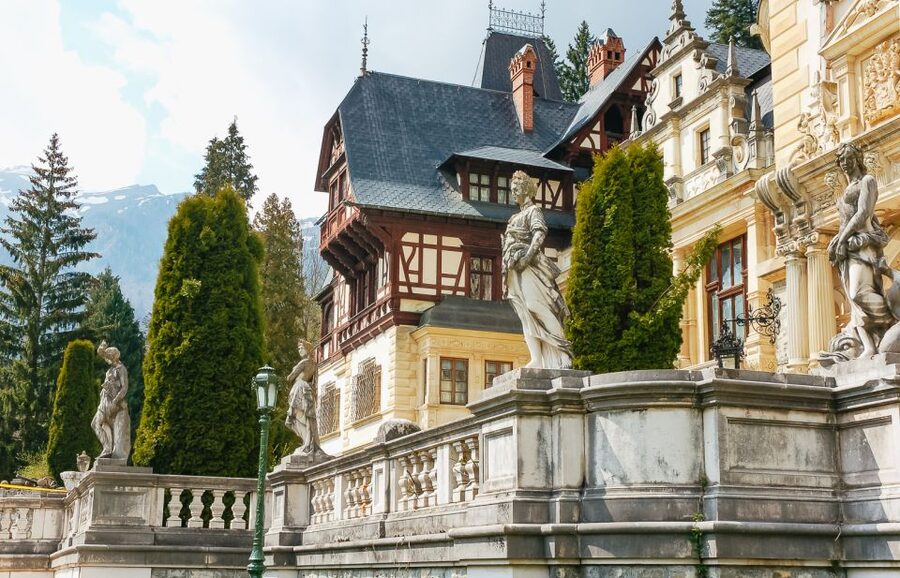 Premium Tour Bran & Peles Castle from Bucharest - Bran Castle and the Dracula connection