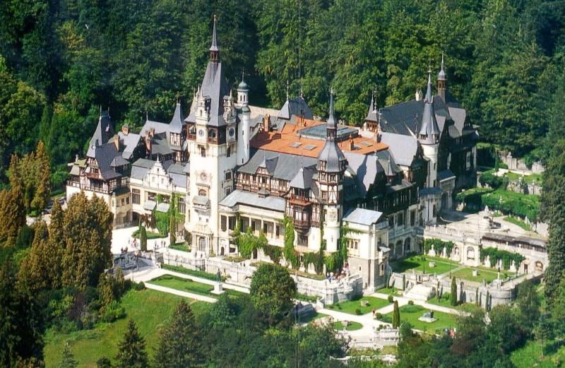 Premium Tour Bran & Peles Castle from Bucharest - Peles Castle: Romania’s royal showpiece