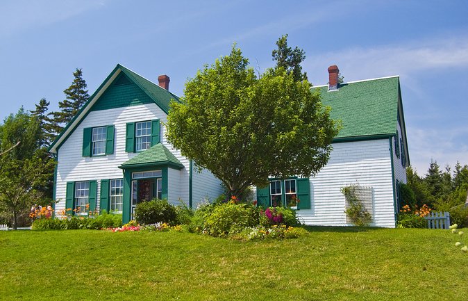 Prince Edward Island Premium Tour With Anne of Green Gables - Charlottetown sights in the first 30 minutes