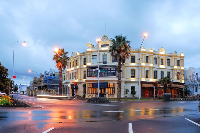 Private Auckland City Tour For Small Group in a luxury vehicle. - Parnell adds old Auckland charm and a garden stop
