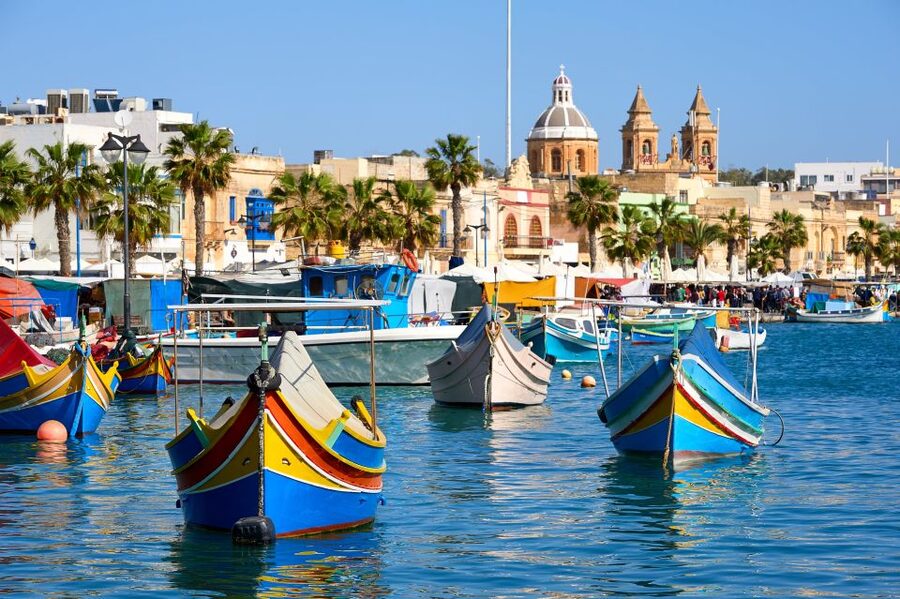 Private Driver to roam the island of Malta (VIP) - Comfort, snacks, and the small details