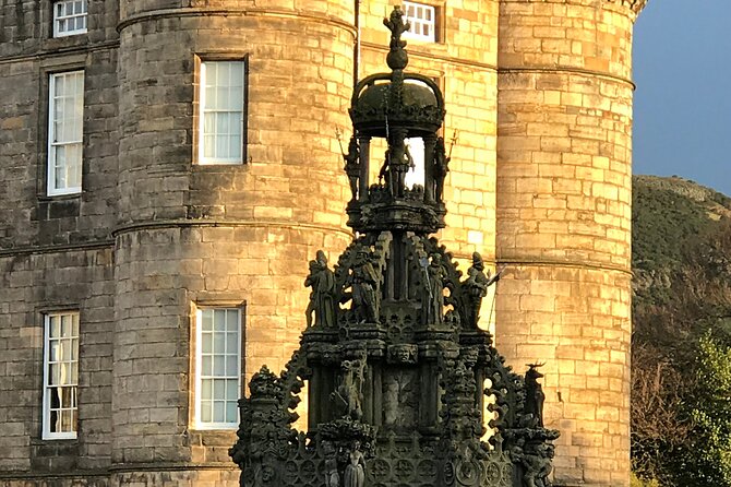 Private Edinburgh City 4-Hour Guided Tour in a black cab LEVC TX - Dean Village and the less obvious Edinburgh