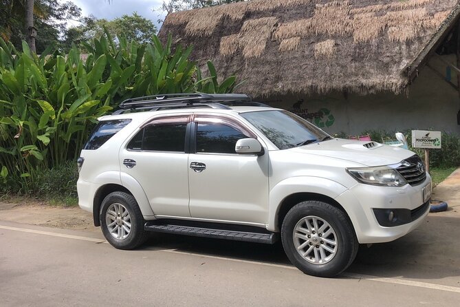 Private Luxury Car rental + English speaking driver: - Stretching the day to Chiang Rai