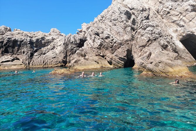 Private luxury speedboat tour-Islands, caves, beaches, snorkeling - Šunj Beach is the easygoing finish