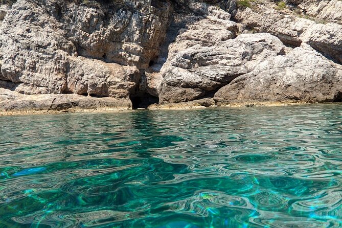 Private luxury speedboat tour-Islands, caves, beaches, snorkeling - How the private format changes the day