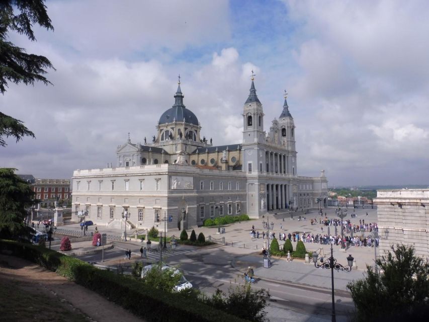 Private Madrid Bike Tour | Exclusive Guided Tour | From 30€ - Key points at a glance