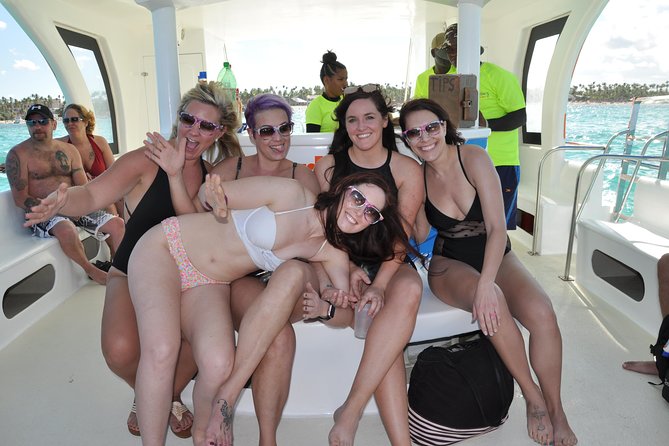 Private Small Group, Snorkeling Cruise, Natural Pool & Exclusive Virgin Beach - A private catamaran made for groups