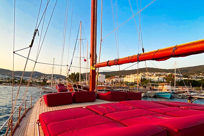 Private VIP Gulet Boat Tour With Lunch in Bodrum For 6 Hour - What the boat feels like for different age groups