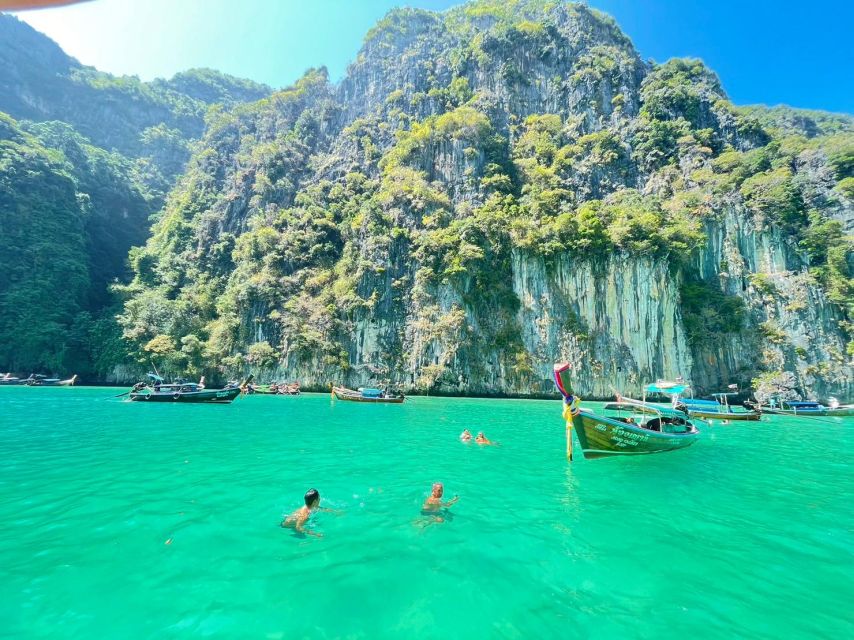 Private VIP Speed Boat to Phi Phi & Maya Bay - Who will enjoy this day most
