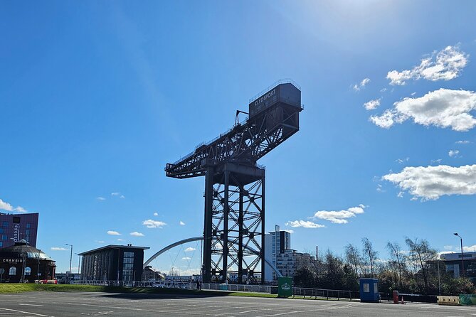 Privately Guided Day Tour of Glasgow in Luxury Minivan - Glasgow Green, Doulton Fountain, and the closed People’s Palace