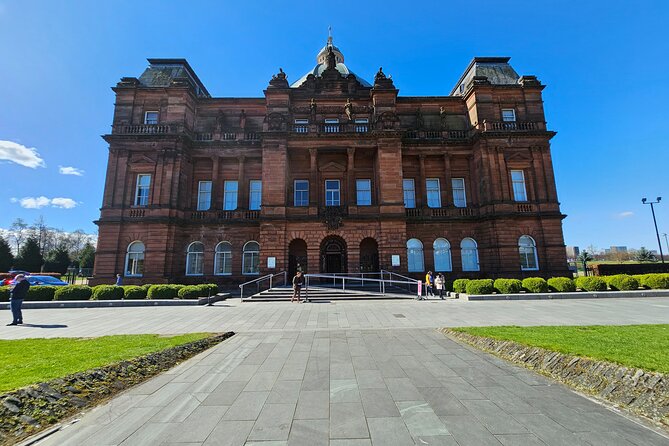 Privately Guided Day Tour of Glasgow in Luxury Minivan - High Street and Glasgow’s medieval thread