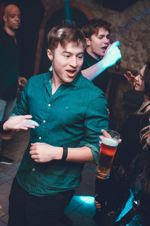 Pub Crawl - 1-hour Open Bar then Vip to 5 Clubs - Krakow - The guide makes the difference