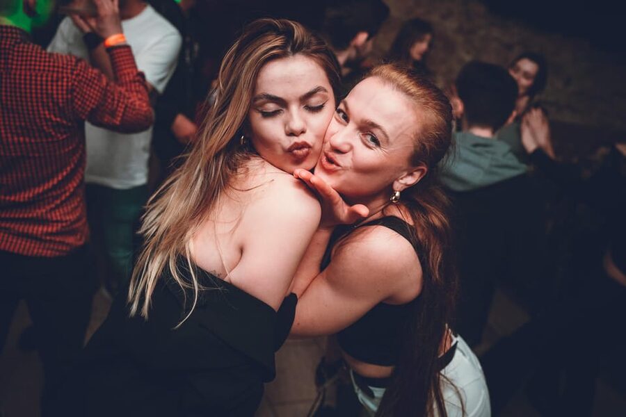 Pub Crawl - 1-hour Open Bar then Vip to 5 Clubs - Krakow - Is $34 a fair price?