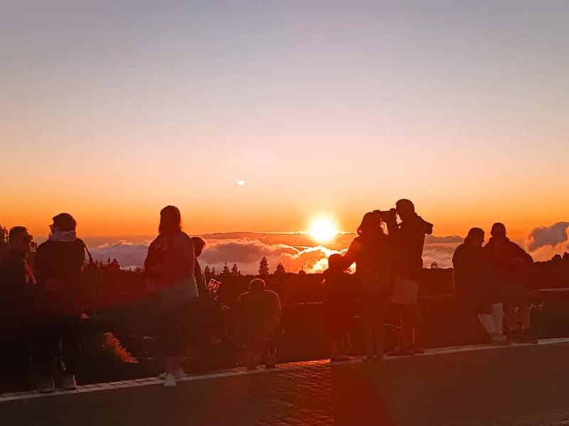 Puerto Cruz: VIP Teide Sunset & Stars, Guachiche Lunch+Cava - Stargazing in Teide National Park